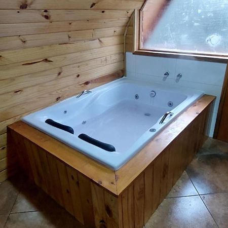 Hotel Chale Com Hidromassagem Da Vick à Campos do Jordão Extérieur photo